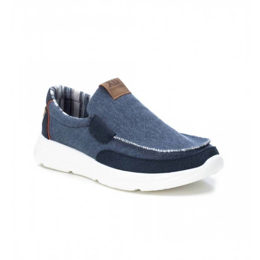 NEW XTI men's canvas loafers in navy
